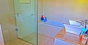 Jeanette's Villa at Westlake