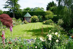 Malvern Holiday Garden Flat