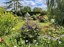 Malvern Holiday Garden Flat