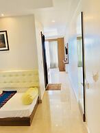 Regalia Inn & Suites