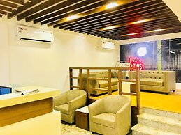 Regalia Inn & Suites