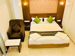 Regalia Inn & Suites