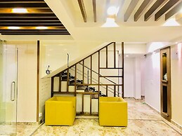 Regalia Inn & Suites