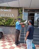 Regalia Inn & Suites