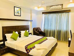 Regalia Inn & Suites