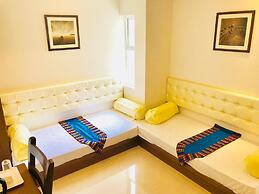 Regalia Inn & Suites