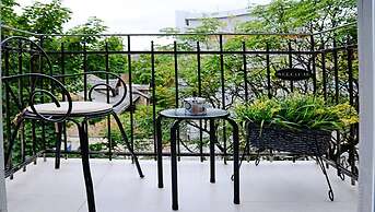 Apartments & Rooms Flowers