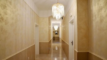 Apartments & Rooms Flowers