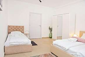 Flowers Premium Apartments & Rooms