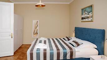 Apartments & Rooms Flowers