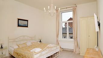 Apartments & Rooms Flowers