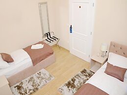 Apartments & Rooms Flowers