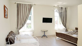 Apartments & Rooms Flowers