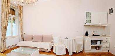 Apartments & Rooms Flowers