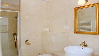 Apartments & Rooms Flowers