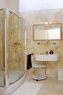 Apartments & Rooms Flowers