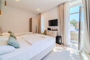 Flowers Premium Apartments & Rooms