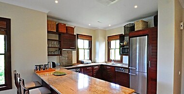 Eden Island, Beach front, Luxury, 3 Bed Ensuite, WiFi