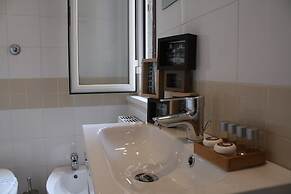 Home2Rome - Trastevere Reale