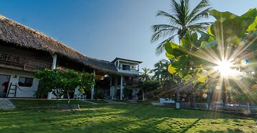Casa Manzanillo Boutique Hotel