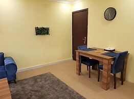 Cozy 2 Bedroom Apartment