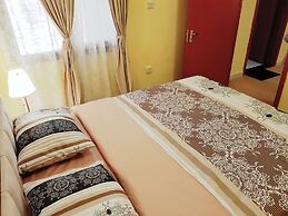 Cozy 2 Bedroom Apartment