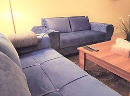 Cozy 2 Bedroom Apartment