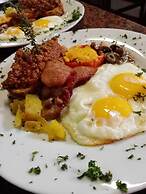 La Montagne Guest Lodge