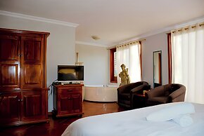 La Montagne Guest Lodge