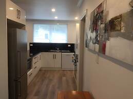 3 & 4 Bedroom Houses in Seaview Crescent