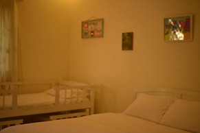 Alyssa's Garden Home