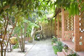 Alyssa's Garden Home