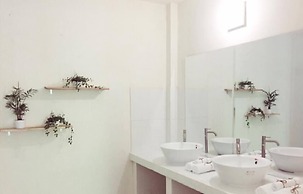 Alyssa's Garden Home