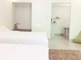 Alyssa's Garden Home