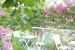 Alyssa's Garden Home