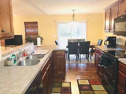 Spacious 3 BR Ranch House W Patio Yard in a Quiet Suburb