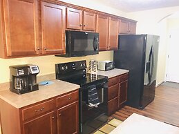 Spacious 3 BR Ranch House W Patio Yard in a Quiet Suburb