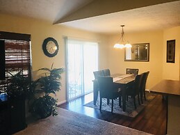 Spacious 3 BR Ranch House W Patio Yard in a Quiet Suburb