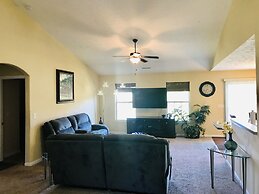 Spacious 3 BR Ranch House W Patio Yard in a Quiet Suburb