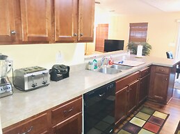 Spacious 3 BR Ranch House W Patio Yard in a Quiet Suburb