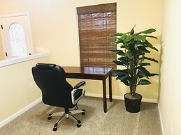 Spacious 3 BR Ranch House W Patio Yard in a Quiet Suburb