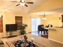 Spacious 3 BR Ranch House W Patio Yard in a Quiet Suburb