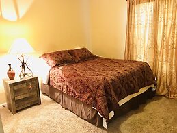 Spacious 3 BR Ranch House W Patio Yard in a Quiet Suburb