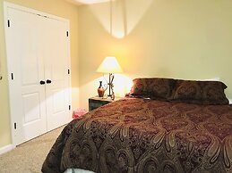 Spacious 3 BR Ranch House W Patio Yard in a Quiet Suburb