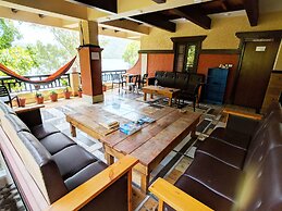 Hotel Forest Lake Backpackers' Hostel