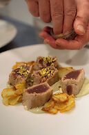 THE MONNA LISA RESORT