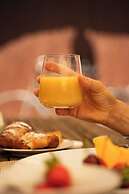 THE MONNA LISA RESORT