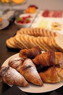 THE MONNA LISA RESORT