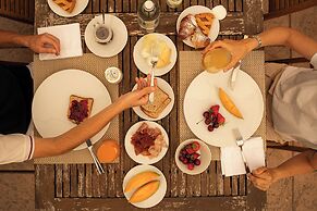 THE MONNA LISA RESORT