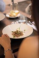 THE MONNA LISA RESORT